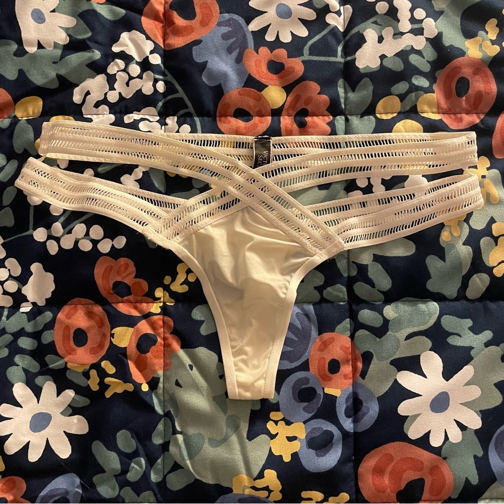 NWOT Very Sexy Strappy Crisscross Thong